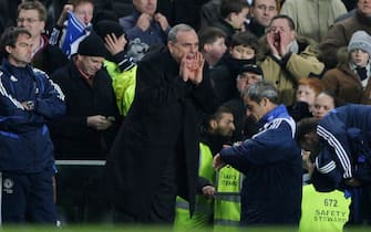 ©Action Images/LaPresse
sport calcio
08-01-2008 
Carling Cup Semi Finale
Chelsea v Everton  
Nella Foto: Avram Grant Allenatore Chelsea
Only Italy 



Football - Chelsea v Everton Carling Cup Semi Final First Leg - Stamford Bridge - 8/1/08
Chelsea manger Avram Grant  (C) during the match
Mandatory Credit: Action Images / Tony O'Brien
Livepic