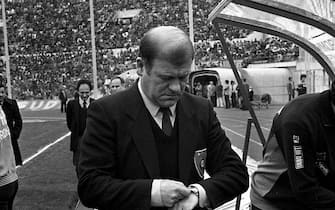 L'allenatore dell'Inter Eugenio Bersellini durante la partita di Roma-Inter allo stadio Olimpico. Roma, 28 marzo 1982. ANSA\OLDPIX