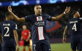 epa10165347 Kylian Mbappe of PSG celebrates after scoring his second goal in the UEFA Champions League first leg group H soccer match between Paris Saint-Germain (PSG) and Juventus FC in Paris, France, 06 September 2022.  EPA/Yoan Valat