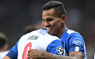 epa10239311 Porto’s Galeno celebrates with teammates after scoring the 1-0 lead during the UEFA Champions League group B soccer match between Bayer 04 Leverkusen and FC Porto in Leverkusen, Germany, 12 October 2022.  EPA/SASCHA STEINBACH