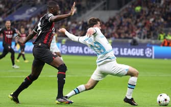 AC Milan’s Fikayo Tomori (L) commits a penalty foul upon Chelsea's Mason Mount during the UEFA Champions League group E soccer match between Ac Milan and Chelsea at Giuseppe Meazza stadium in Milan, 11 October 2022.    ANSA / MATTEO BAZZI