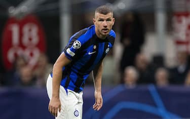 Milan, Italy - May 10: Edin Dzeko of Internazionale walks in the field during the UEFA Champions League semi-final first leg match between AC Milan and FC Internazionale at San Siro on May 10, 2023 in Milan, Italy. (Photo by Eurasia Sport Images) (Photo by Eurasia Sport Images/Just Pictures/Sipa USA)