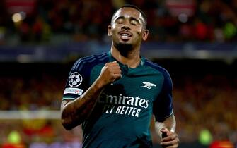 epa10898348 Gabriel Jesus of Arsenal celebrates after scoring the opening game during the UEFA Champions League Group B match between RC Lens and Arsenal London in Lens, France, 03 October 2023.  EPA/MOHAMMED BADRA