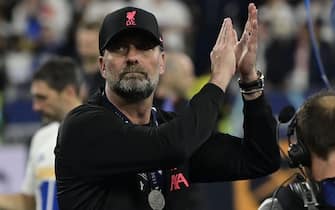 Liverpool's German manager Jurgen Klopp applauds after the UEFA Champions League final football match between Liverpool and Real Madrid at the Stade de France in Saint-Denis, north of Paris, on May 28, 2022. - Real Madrid won the match 0-1. (Photo by JAVIER SORIANO / AFP) (Photo by JAVIER SORIANO/AFP via Getty Images)
