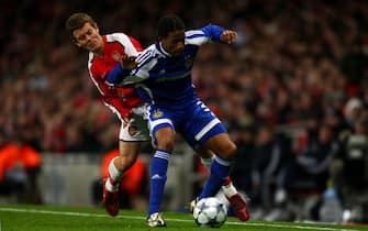 LONDON - NOVEMBER 25: Jack Wilshere of Arsenal battles for the ball with Betao of Dynamo Kiev during the UEFA Champions League Group G match between Arsenal and Dynamo Kiev at the Emirates Stadium on November 25, 2008 in London, England.  (Photo by Jamie McDonald/Getty Images)