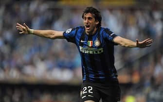 Inter's Diego Milito celebrates his 1-0 score during the UEFA Champions League final FC Bayern Munich vs FC Internazionale Milano at Santiago Bernabeu stadium in Madrid, Spain, 22 May 2010. Inter defeated Bayern Munich 2-0 and won the 2010 Champions League. Photo: Andreas Gebert