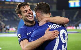 PORTO, PORTUGAL - MAY 29: Cesar Azpilicueta and Kai Havertz of Chelsea celebrate victory in the UEFA Champions League Final between Manchester City and Chelsea FC at Estadio do Dragao on May 29, 2021 in Porto, Portugal. (Photo by Alexander Hassenstein - UEFA/UEFA via Getty Images)