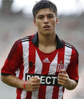 LA PLATA, ARGENTINA - FEBRUARY 07:  Joaquin Correa of Estudiantes looks on during a match between Estudiantes and Arsenal as part of the Torneo Final at Jorge Luis Hirschi on February 07, 2014 in La Plata, Argentina. (Photo by Gabriel Rossi/LatinContent via Getty Images)