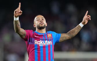 Memphis Depay of FC Barcelona celebrates after scoring the opening goal during the La Liga match between FC Barcelona and Deportivo Alaves played at Camp Nou Stadium on October 30, 2021 in Barcelona, Spain. (Photo by Sergio Ruiz / PRESSINPHOTO)