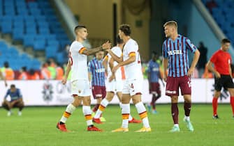 TRABZON, TURKEY - AUGUST 19: Players of AS Roma celebrate after UEFA Europa Conference League play-off first leg soccer match between Trabzonspor and AS Roma at Medical Park Stadium in Trabzon, Turkey on August 19, 2021. (Photo by Hakan Burak Altunoz/Anadolu Agency via Getty Images)