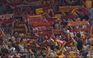 Da Tirana all'Olimpico: inno della Roma da brividi
