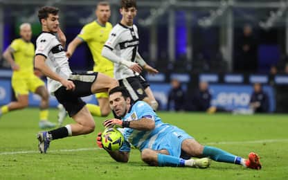 Buffon, serata da record tra prodezze e amarezza