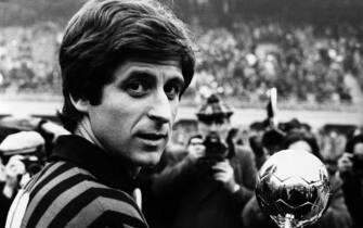 ©lapresse
archivio storico
sport
calcio
anno 1969
Gianni Rivera
nella foto: il calciatore del Milan Gianni Rivera riceve il Pallone d'oro
BUSTA 1234