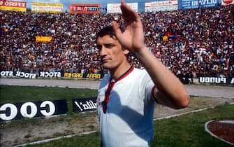 Gigi Riva con la maglia del Cagliari in una foto d'archivio. ANSA