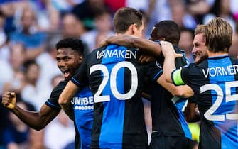 MADRID, SPAIN - OCTOBER 01: Emmanuel Bonaventure of Club Brugge (H) celebrating his goal with his teammates during the UEFA Champions League group A match between Real Madrid and Club Brugge KV at Bernabeu on October 1, 2019 in Madrid, Spain. (Photo by Eurasia Sport Images/Getty Images)