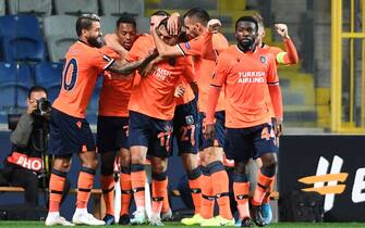 Basaksehir's Irfan Can Kahveci (C) and teammates celebrate after scoring a goal during the Europa League Group J football match between Basaksehir and Wolfsberger AC at the Basaksehir Fatih Terim stadium in Istanbul, on October 24, 2019. (Photo by Ozan KOSE / AFP) (Photo by OZAN KOSE/AFP via Getty Images)