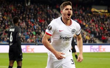 Doppietta di André Silva, Eintracht agli ottavi