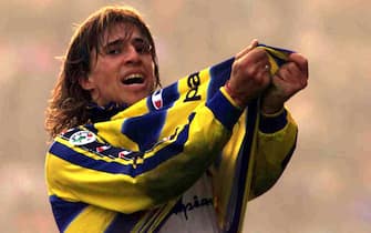 9 Jan 2000:  Hernan Crespo of Parmas celebrates after his late equalizer during the Serie A match between Parma v Juventus at the Ennio Tardini Stadium, Parma. The match was drawn 1-1. Mandatory Credit: Grazia Neri/ALLSPORT