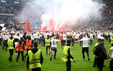 Eintracht in finale, l'invasione dei tifosi. VIDEO