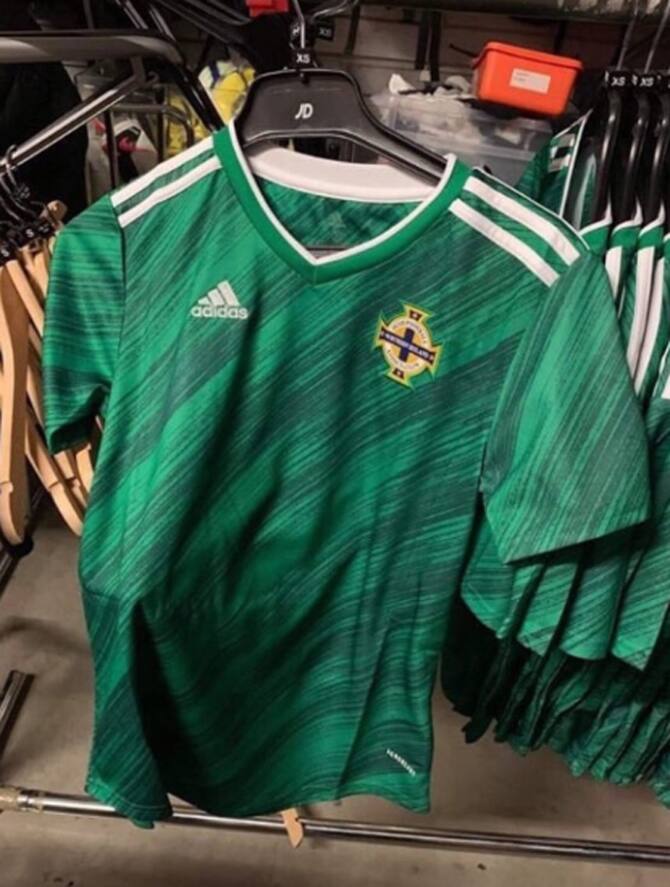 adidas strisce oro