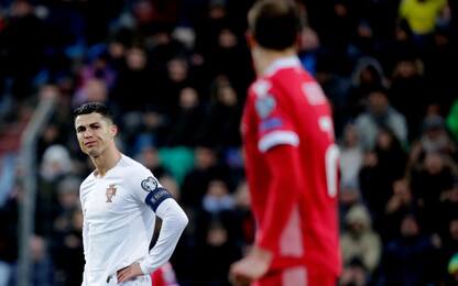 Tifosi Lussemburgo cantano "Messi" a CR7. VIDEO