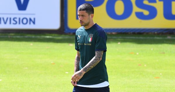 Italia Infortunio Muscolare Per Sensi Il Centrocampista Lascia La Nazionale Sky Sport