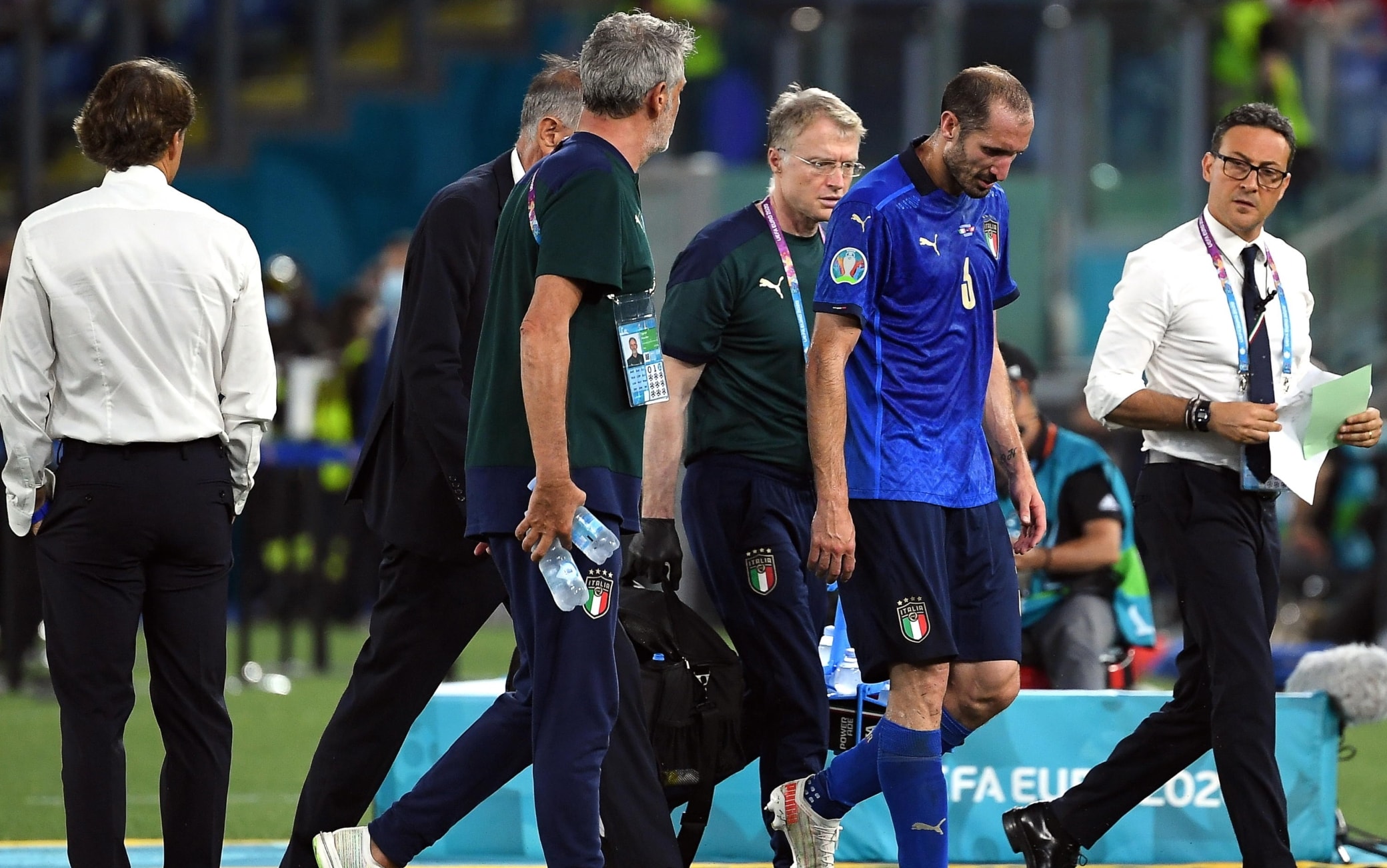 Italia Svizzera Chiellini Esce Per Infortunio News Sulle Sue Condizioni Sky Sport