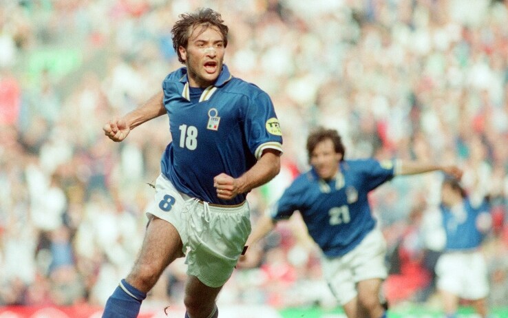 Pierluigi Casiraghi segna una doppietta contro la Russia a Euro 1996
