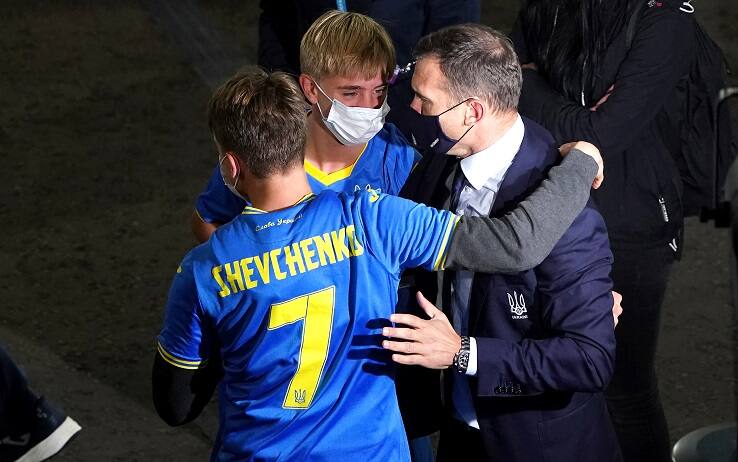 Il saluto tra Shevchenko e i suoi figli a Glasgow