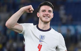 epa09321526 Declan Rice of England celebrates after winning the UEFA EURO 2020 quarter final match between Ukraine and England in Rome, Italy, 03 July 2021.  EPA/Ettore Ferrari / POOL (RESTRICTIONS: For editorial news reporting purposes only. Images must appear as still images and must not emulate match action video footage. Photographs published in online publications shall have an interval of at least 20 seconds between the posting.)