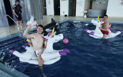 Relax Inghilterra, in piscina con gli unicorni