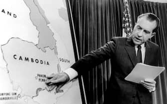 dpa/lapressepoliticaStati Uniti anni '60Richard Nixonnella foto: il Presidente degli Stati Uniti Richard NixonDer 37. Präsident der Vereinigten Staaten von Amerika, Richard Milhouse Nixon, aufgenommen 1968. Im Hintergrund ein Foto seiner Familie.