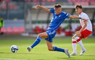 TA' QALI, MALTA - JULY 9: Francesco Pio Esposito of Italy during the UEFA European Under-19 Championship Finals 2022/23 group A match between Italy and Poland at the National Stadium on July 9, 2023 in Ta' Qali, Malta. (Photo by Seb Daly - Sportsfile/UEFA via Getty Images)