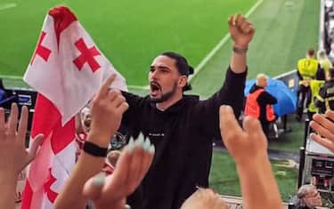 Sazonov fa l'ultrà: incita i georgiani allo stadio