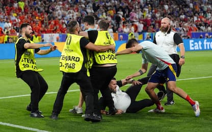 Morata "steso" da steward, Marca: finale a rischio