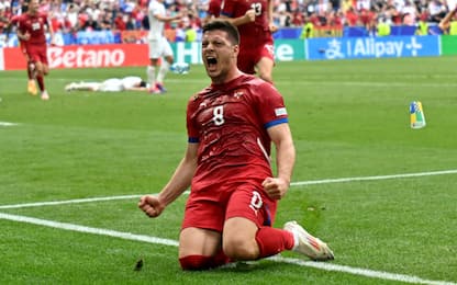 Jovic salva la Serbia al 95': 1-1 con la Slovenia