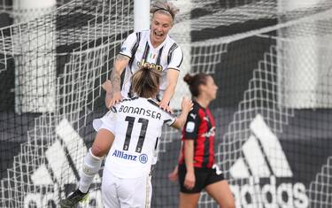 Poker della Juve sul Milan, è allungo al 1° posto