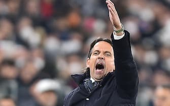 Inter coach Simone Inzaghi gestures during the italian Serie A soccer match Juventus FC vs FC Inter at the Allianz Satadium in Turin, Italy, 3 april 2022 ANSA/ALESSANDRO DI MARCO