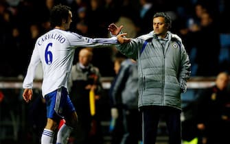 BIRMINGHAM, UNITED KINGDOM - JANUARY 02:  Chelsea Manager Jose Mourinho shakes hands with Ricardo Carvalho after the Barclays Premiership match between Aston Villa and Chelsea at Villa Park on January 2, 2007 in Birmingham, England.  (Photo by Shaun Botterill/Getty Images)