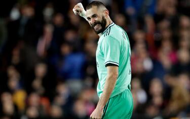 Benzema recupera il Valencia, Real pari col Barça