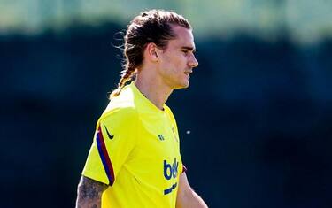 Barça, nuovo look Griezmann: mostra la treccina