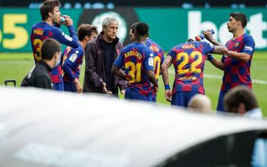 Barça, lite Setien-senatori. E Xavi si candida...