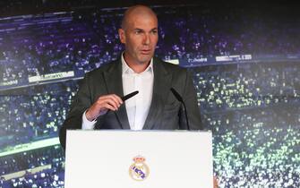 SPAIN SOCCER epa07429550 French Zinedine Zidane delivers a speech during his presentation as the new Real Madrid's head coach at Santiago Bernabeu stadium in Madrid, Spain, 11 March 2019. Zidane comes back to Real Madrid after 278 days and will replace Argentinian Santiago Hernan Solari and signs until 2022. EPA/BALLESTEROS
