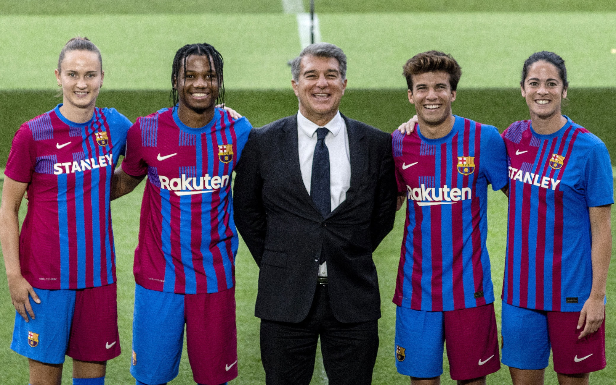 Barcellona, la presentazione della nuova maglia 2021-2022 | Sky Sport