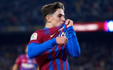 BARCELONA, SPAIN - DECEMBER 18: Pablo Paez 'Gavi' of FC Barcelona celebrates after scoring his team's second goal during the LaLiga Santander match between FC Barcelona and Elche CF at Camp Nou on December 18, 2021 in Barcelona, Spain. (Photo by Alex Caparros/Getty Images)