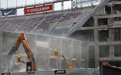 Barcellona, partono i lavori al Camp Nou: Video