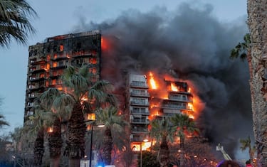 Morti incendio, rinviate sfide Valencia e Levante