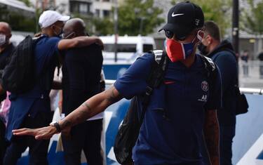 Tre positivi nel Psg, l'Equipe: "Uno è Neymar"