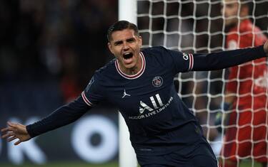 Icardi salva il Psg al 93': 2-1 contro il Lione