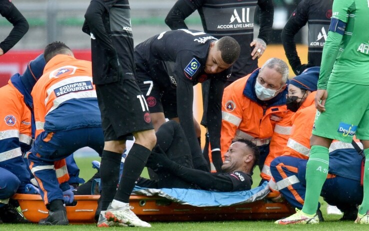 Neymar, infortunio durante Saint Etienne-Psg. VIDEO | Sky Sport